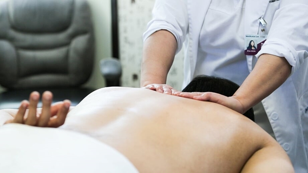 Difference Between Deep Tissue and Therapeutic Massage